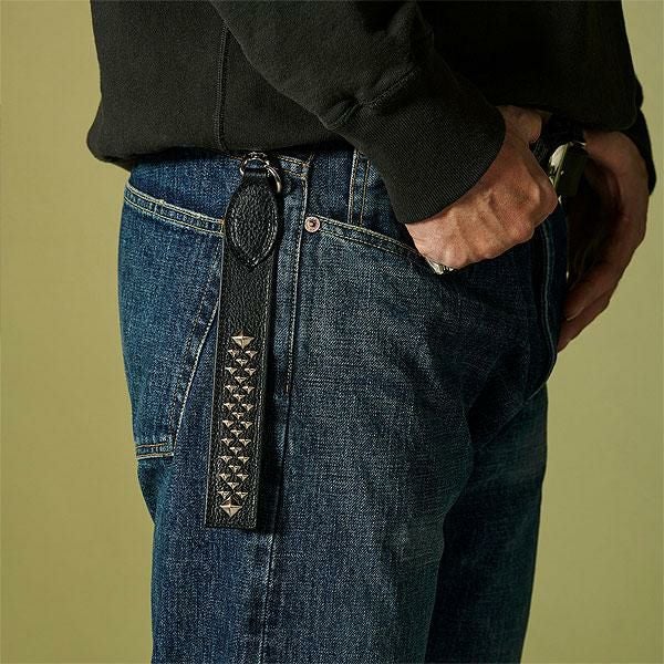 CALEE キャリー STUDS LEATHER FLAT LONG KEY RING