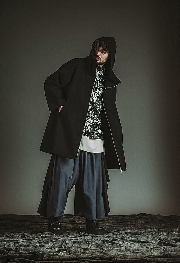 NO ID. BLACK ノーアイディー フーデッドBIGハーフコート